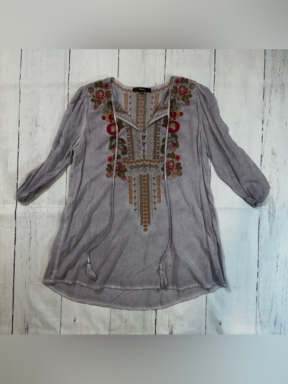 ANDREE BY UNIT Lavender Tunic with Red & Gold Floral Embroidery